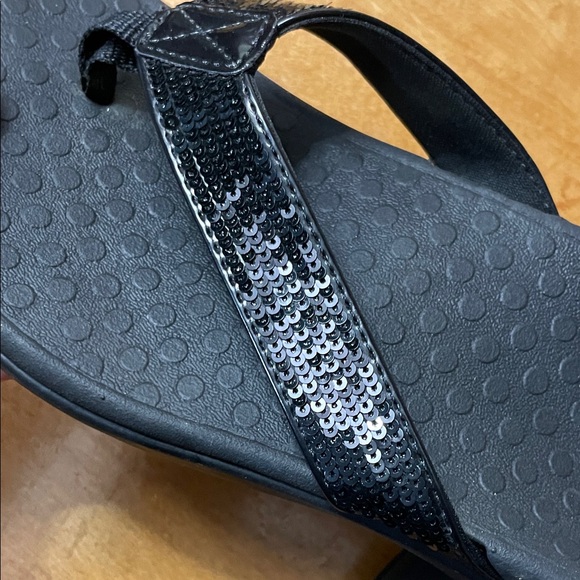 Vionic Tide Black Sequin Flip Flop Thong Sandals. Size 7 - Picture 3 of 10